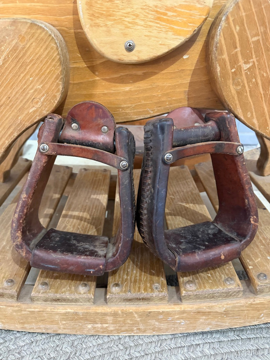 Fallis Custom Saddlery Leather Stirrups      STR1133