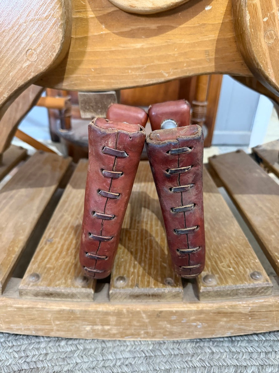 Leather Oxbow Stirrups     STR1135