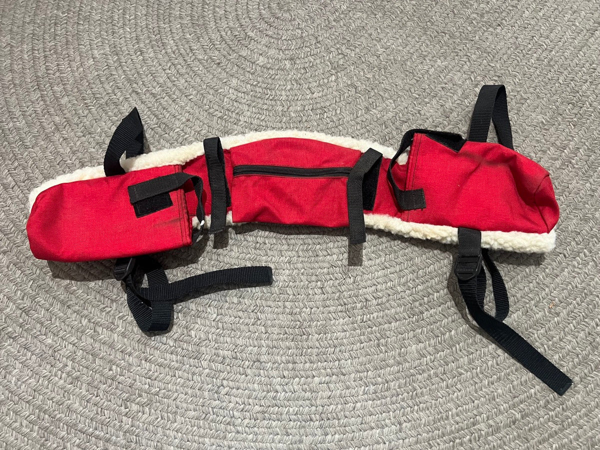 Snug Pax Red Cantle Fleece Lined Saddle Bag     SB1113