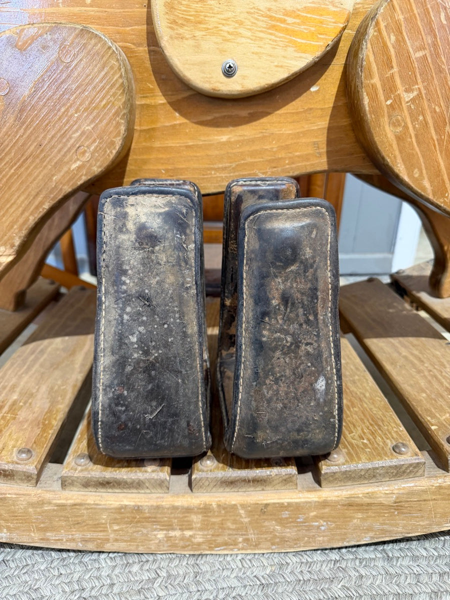 Leather Roper Stirrups     STR1136