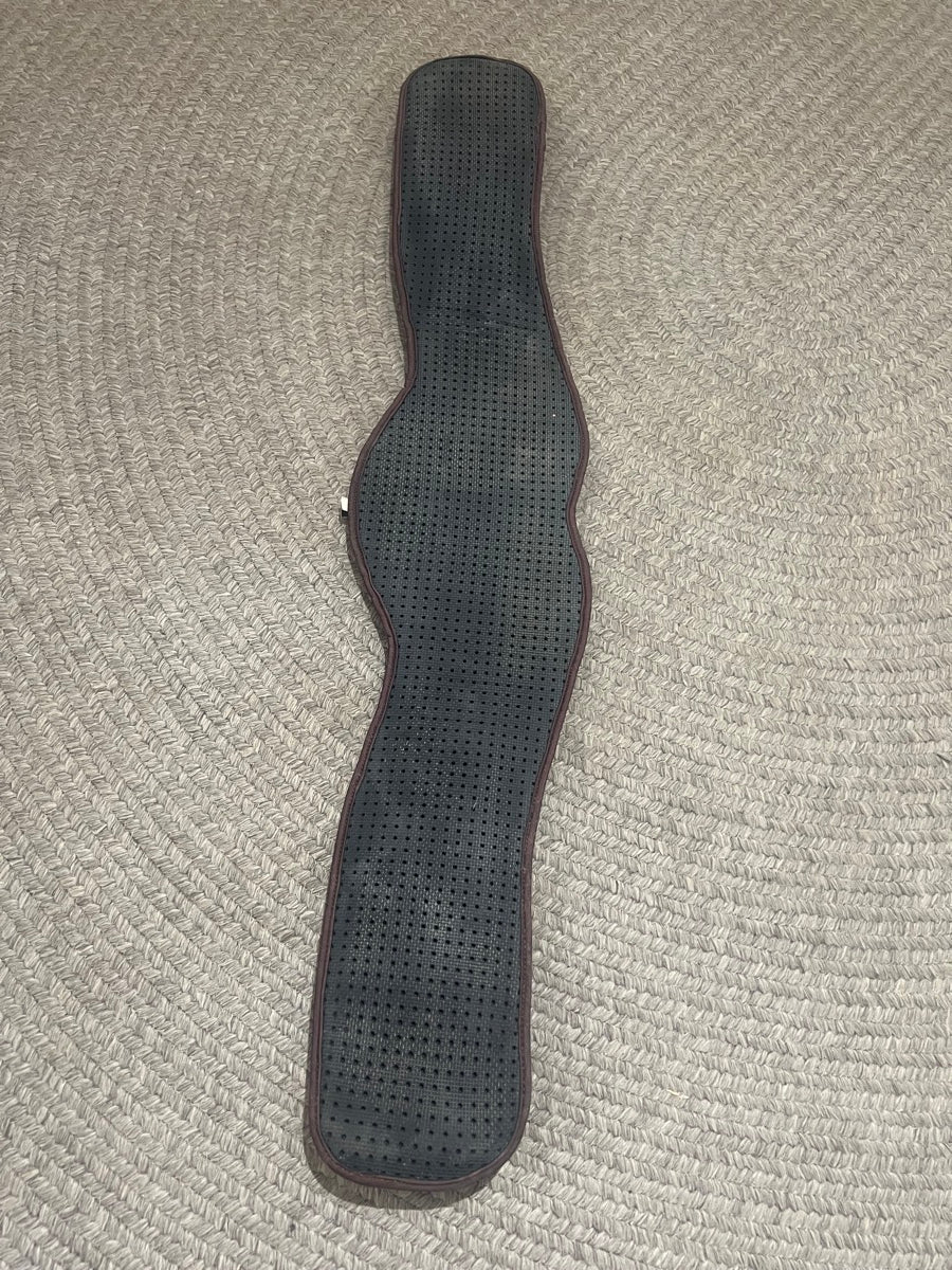 32 in Professionals Choice Chocolate Contoured VenTECH Cinch    CN1141