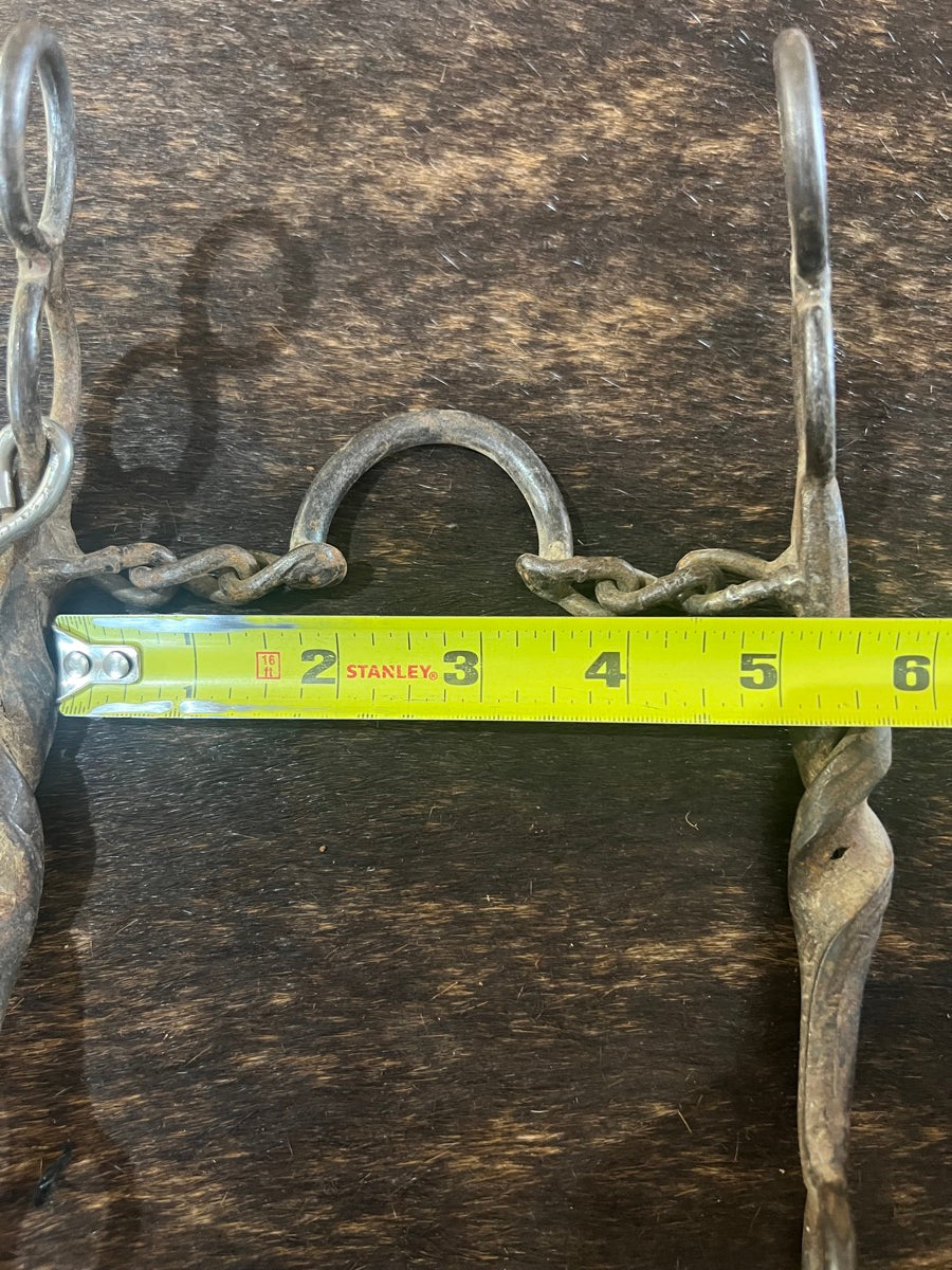 Twisted Horseshoe Shank Ported Chain Mouth Bit      B1221