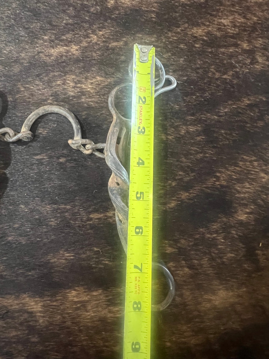 Twisted Horseshoe Shank Ported Chain Mouth Bit      B1221